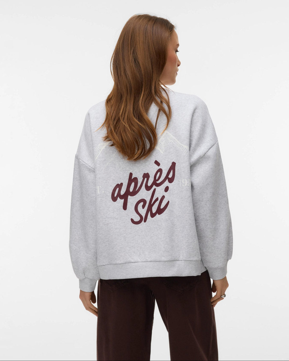 γυναικείο VERO MODA γκρι μελανζέ oversized φούτερ après ski τύπωμα πλάτη μοντέλου
