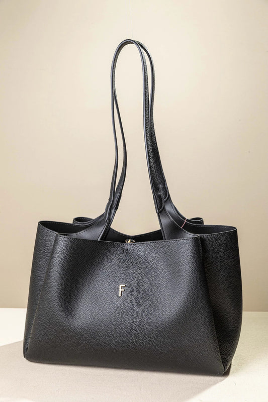γυναικεία FRAGOLA BAGS μεγάλη tote τσάντα ώμου μαύρη ανάγλυφη υφή minimal σχεδιασμός χρυσό μονόγραμμα — μπροστά
