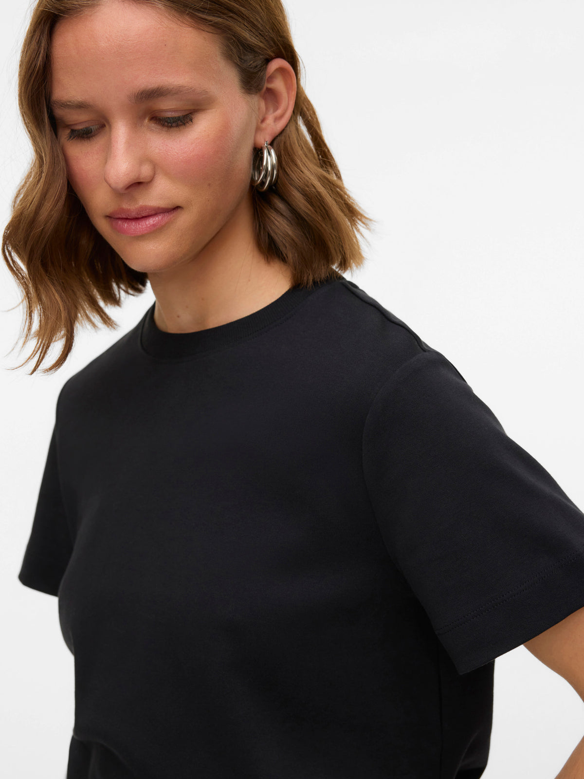 Vero Moda Γυναικείο Μαύρο Basic T-shirt από 100% Οργανικό Βαμβάκι λεπτομέρεια