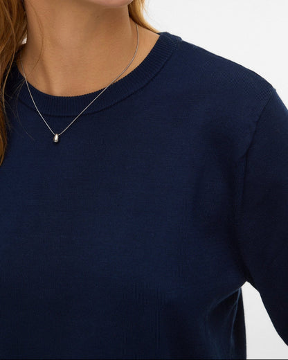 μπλε navy πλεκτή μπλούζα Vero Moda λεπτομέρεια υφής και πλέξης

