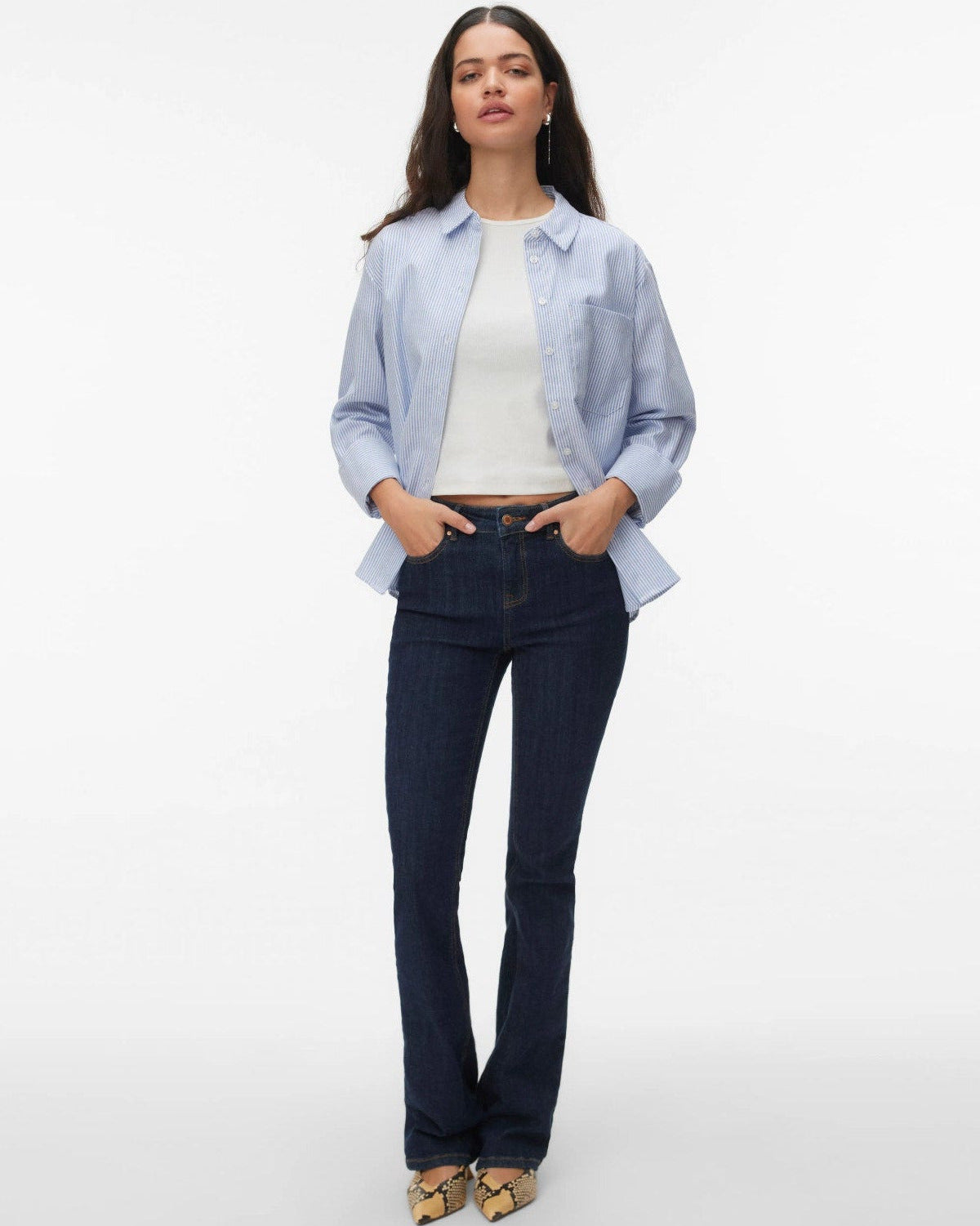 VERO MODA Πουκάμισο Regular Fit Ριγέ Γαλάζιο Λευκό ολόσωμη εμφάνιση